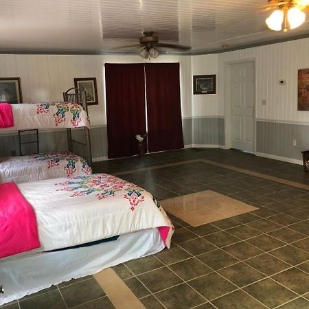 Отель Mitchell Manor At Fall Creek Falls Pikeville Экстерьер фото