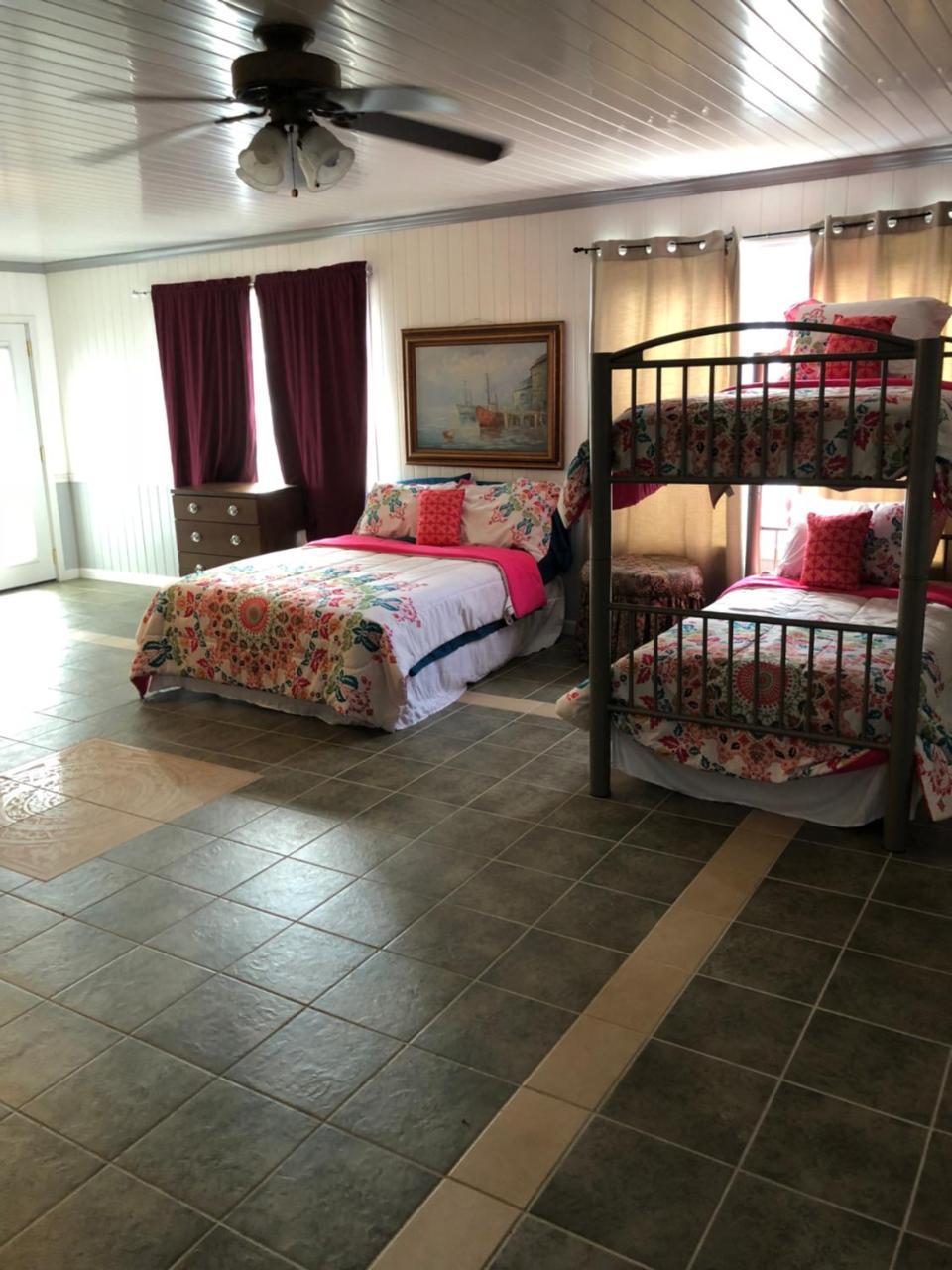 Отель Mitchell Manor At Fall Creek Falls Pikeville Экстерьер фото